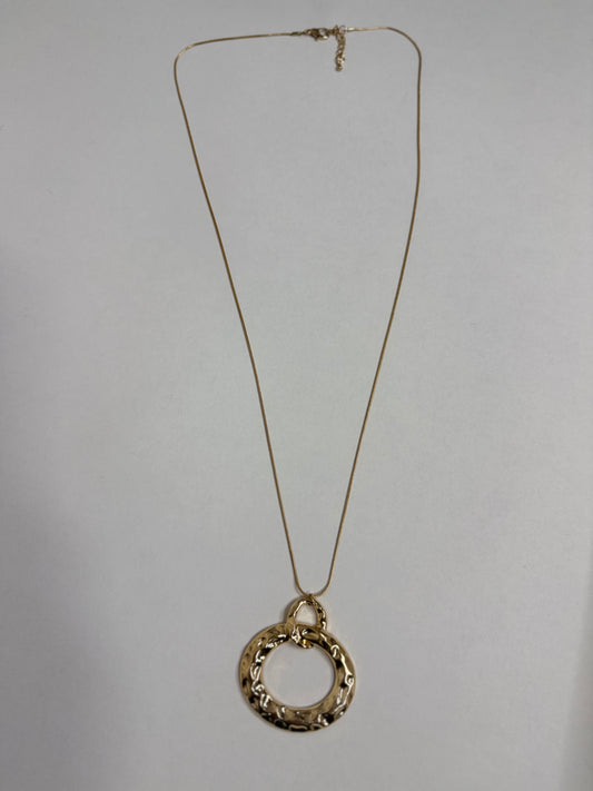 large circle pendent necklace